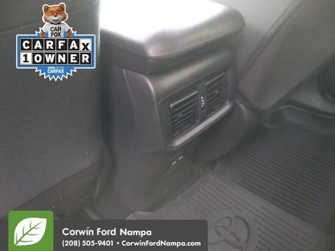 Used 2022 Toyota RAV4 XLE image 27