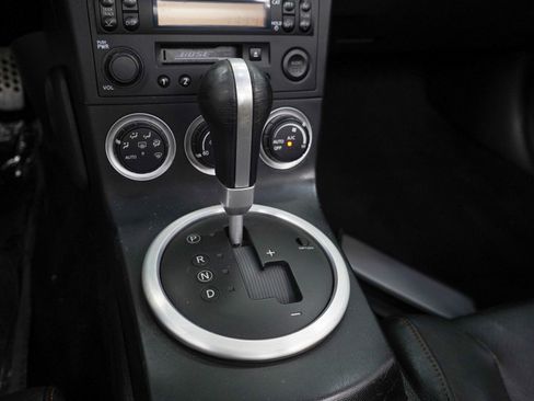 Used 2005 Nissan 350Z Touring RWD image 18