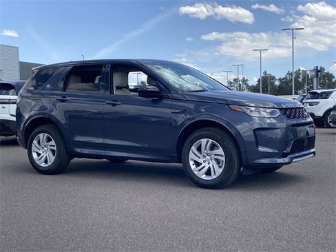 New 2025 Land Rover Discovery Sport S image 4