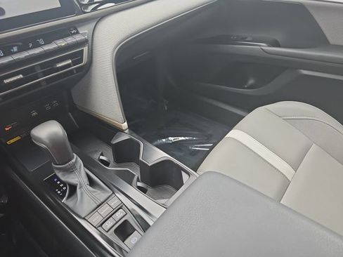 Used 2026 Toyota Camry SE FWD image 22