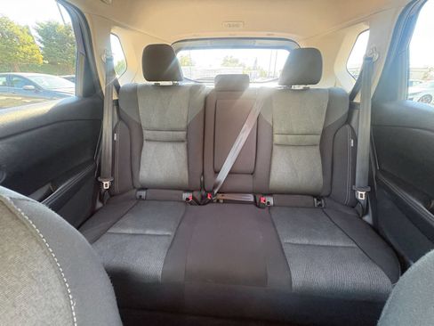 Used 2025 Nissan Rogue SV FWD image 40