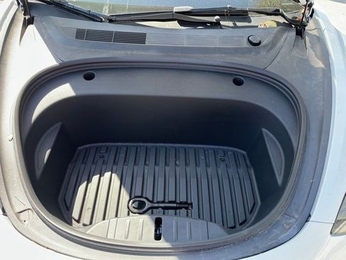 Used 2023 Tesla Model 3 Performance image 5