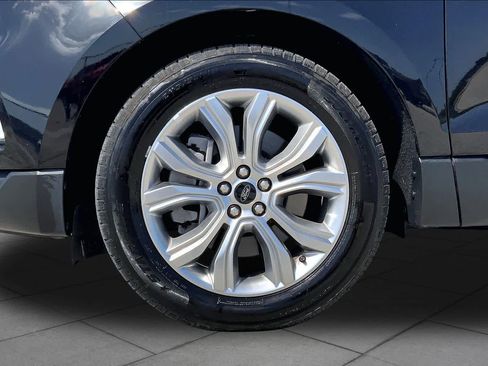Used 2024 Ford Edge Titanium AWD/4WD image 11