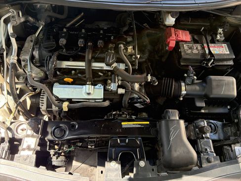 Used 2025 Nissan Versa SV FWD image 31