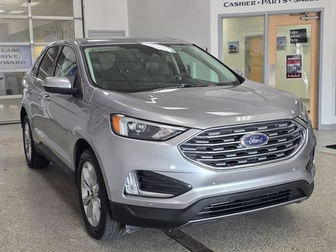 Used 2024 Ford Edge Titanium AWD/4WD image 3