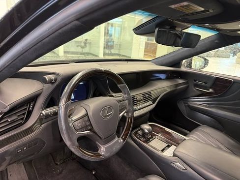 Used 2018 Lexus LS 500 w/ Interior Upgrade Package RWD image 5