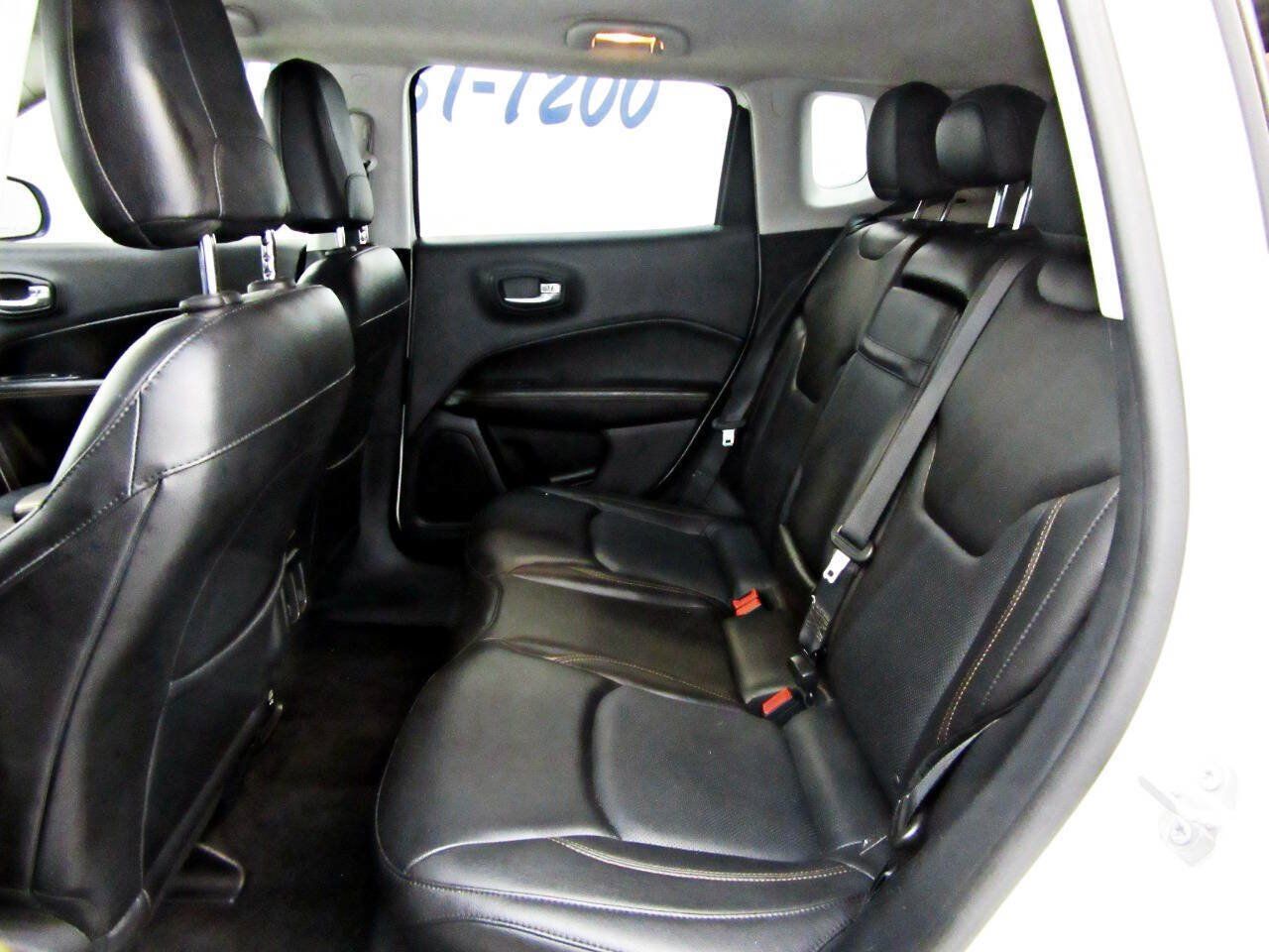 Used 2018 Jeep Compass Limited w/ Navigation Group AWD/4WD image 10