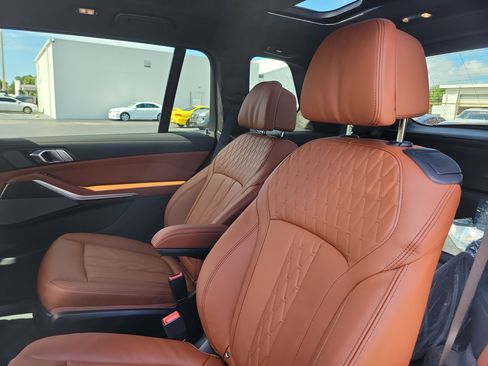 New 2027 BMW X7 M60i AWD/4WD image 8