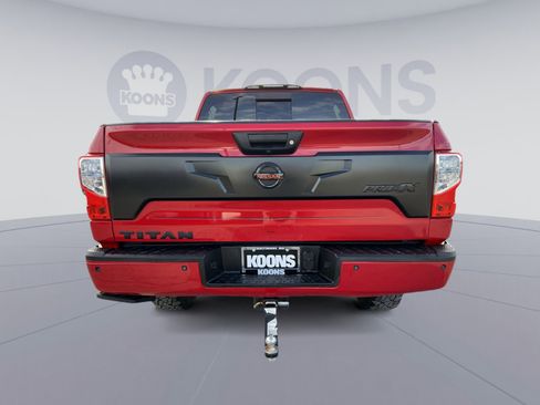 Used 2021 Nissan Titan PRO-4X w/ Pro-4x Convenience Package image 5
