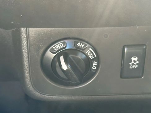 Used 2012 Nissan Xterra PRO-4X w/ Pro-4x Leather Pkg image 39