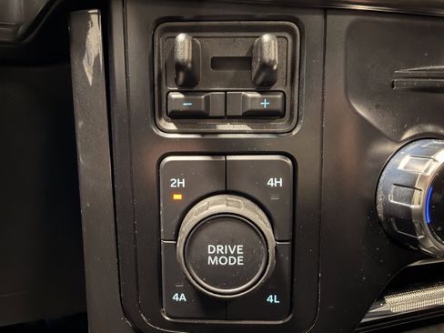 Used 2023 Ford F150 Lariat w/ Equipment Group 502A High image 41