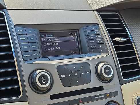 Used 2018 Ford Taurus SE FWD image 19