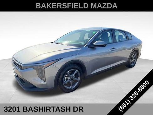 Used 2025 Kia K4 FWD image 1