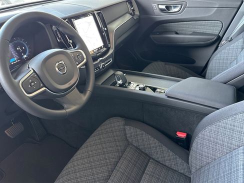 Used 2025 Volvo XC60 B5 Core w/ Protection Package Premier image 12