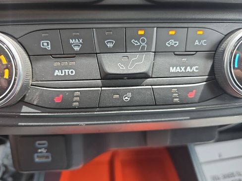 Used 2024 Ford Maverick XLT w/ XLT Luxury Package AWD/4WD image 32