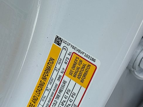 New 2027 Chevrolet Bolt LT w/ Comfort Package image 27