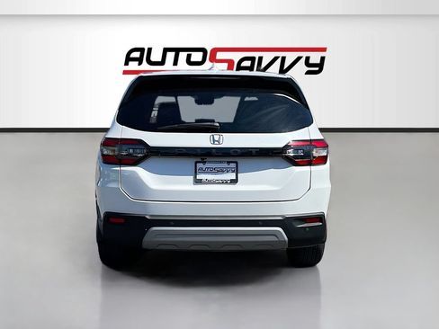 Used 2024 Honda Pilot EX-L image 6