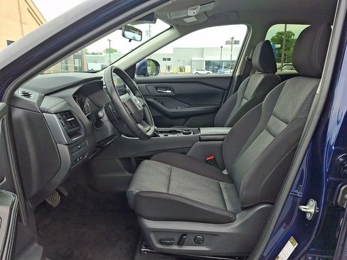 Used 2025 Nissan Rogue SV AWD/4WD image 13