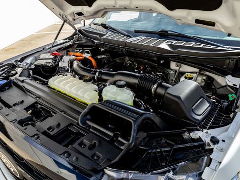 Used 2025 Ford F150 Lariat w/ Equipment Group 501A Mid image 39