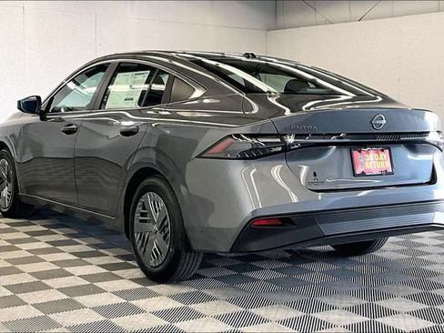 New 2027 Nissan Sentra S w/ Floor Mat Package FWD image 4
