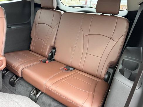 Used 2021 Buick Enclave Avenir w/ Avenir Technology Package AWD/4WD image 8