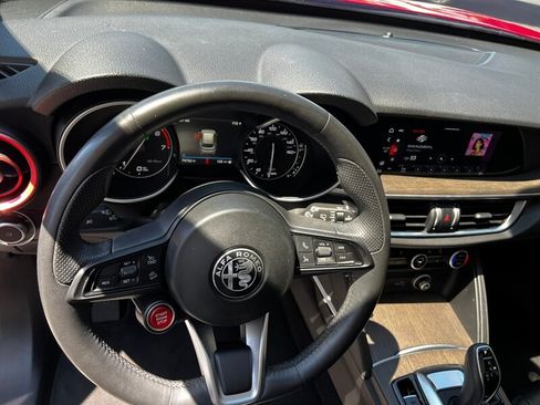 Used 2020 Alfa Romeo Stelvio Ti w/ Active Blind Spot Package AWD/4WD image 33