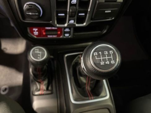 Used 2021 Jeep Wrangler Unlimited Rubicon AWD/4WD image 14