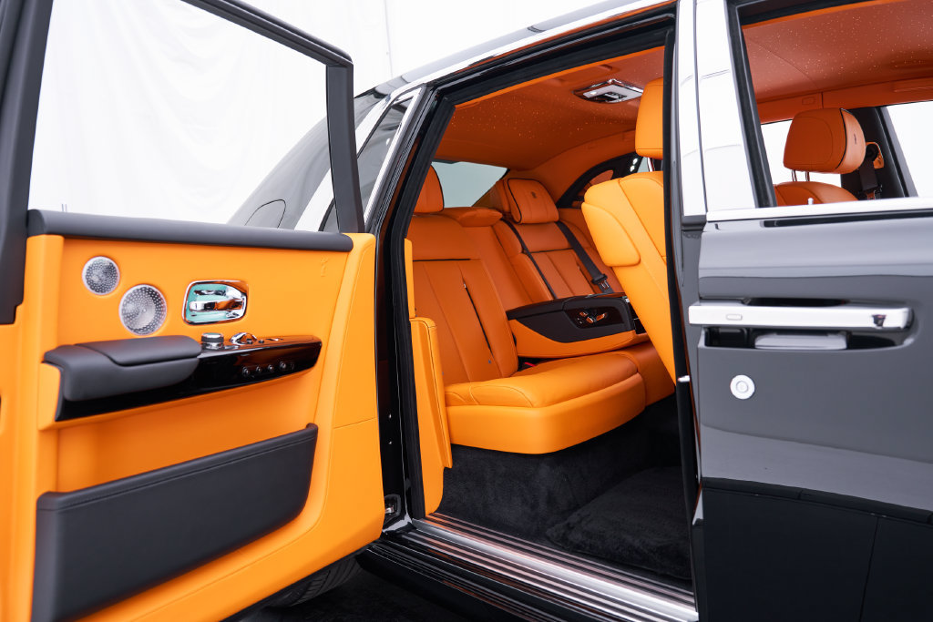 Used 2026 Rolls-Royce Phantom Sedan RWD image 41