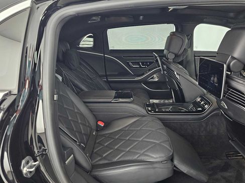 Used 2024 Mercedes-Benz Maybach S 580 4MATIC image 12