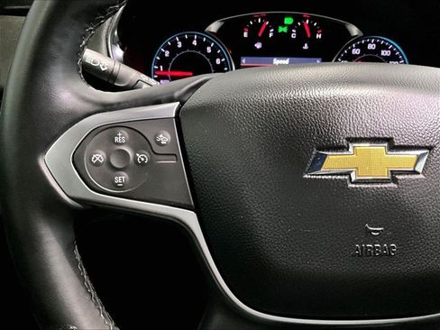 Used 2023 Chevrolet Traverse LT FWD image 20