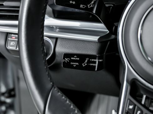 Used 2018 Porsche Panamera 4S image 31