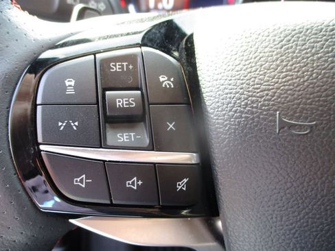 Used 2025 Ford Explorer ST image 19