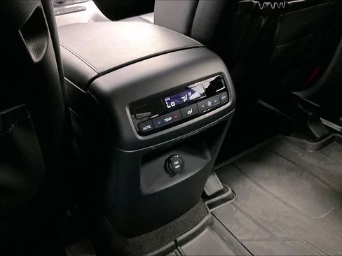 Used 2025 Hyundai Palisade SEL FWD image 29