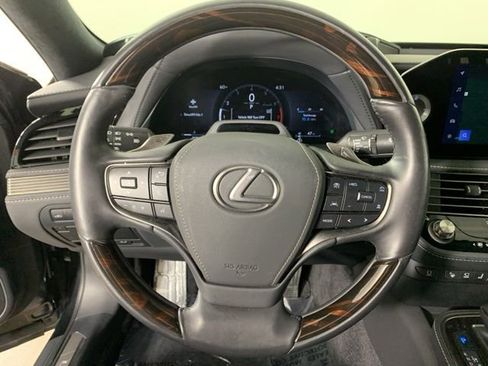 Used 2024 Lexus LS 500 AWD w/ Luxury Package image 15