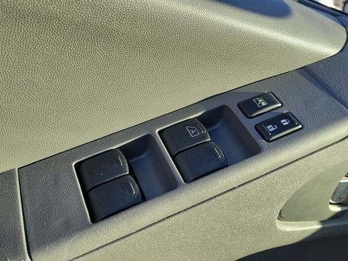 Used 2017 Nissan Frontier SV w/ SV Value Truck Package image 15