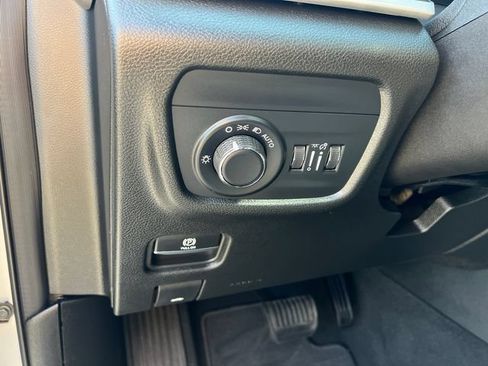 Certified 2025 Jeep Grand Cherokee Laredo X w/ Luxury Tech Group I AWD/4WD image 13