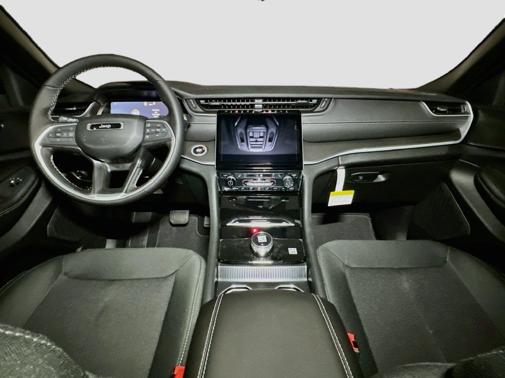 New 2027 Jeep Grand Cherokee 4WD image 6