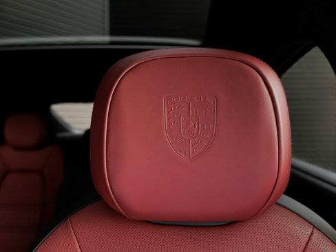 New 2025 Porsche Cayenne Turbo image 16