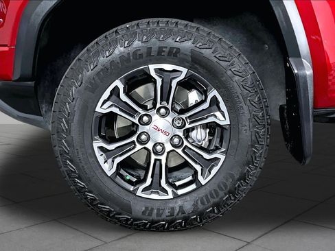 Used 2023 GMC Canyon AT4 w/ AT4 Premium Package AWD/4WD image 11