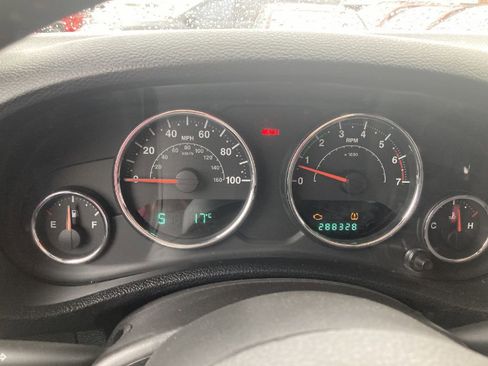 Used 2011 Jeep Wrangler Sahara w/ Dual Top Group AWD/4WD image 9