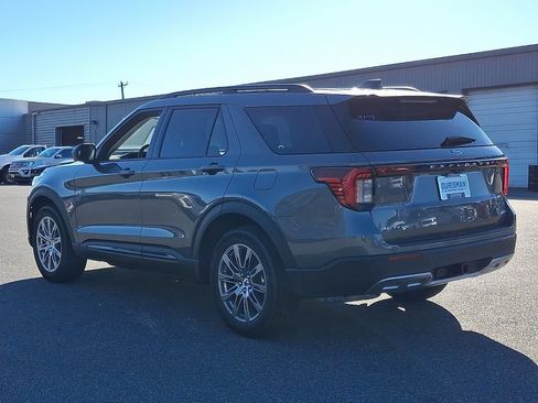 New 2026 Ford Explorer Active w/ Active Comfort Package AWD/4WD image 3