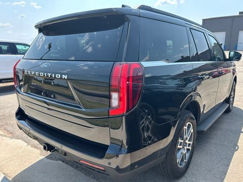 Used 2025 Ford Expedition Active AWD/4WD image 5