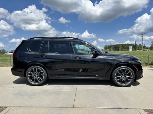 New 2027 BMW X7 xDrive40i w/ M Sport Package AWD/4WD image 11