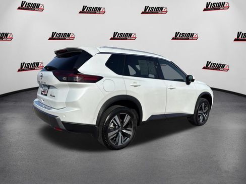 Used 2024 Nissan Rogue SL AWD/4WD image 5