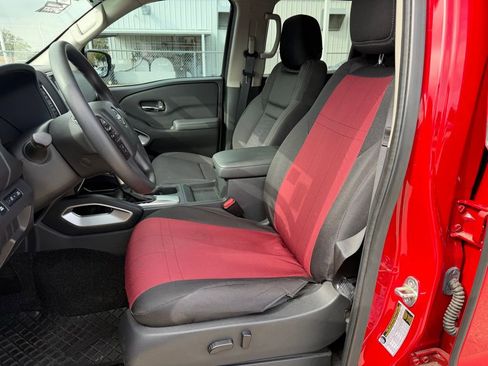 Used 2022 Nissan Frontier SV image 11