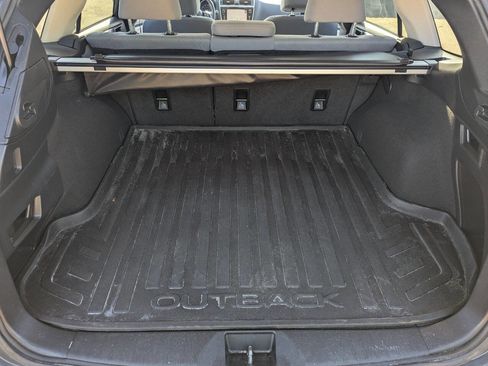 Used 2019 Subaru Outback 2.5i Premium image 15