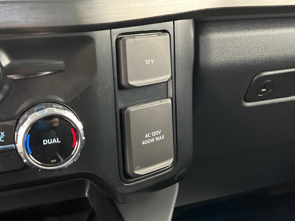 Used 2024 Ford F350 Lariat AWD/4WD image 41