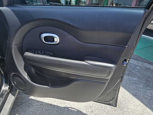 Used 2014 Kia Soul FWD image 26