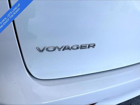 Used 2023 Chrysler Voyager LX FWD image 40