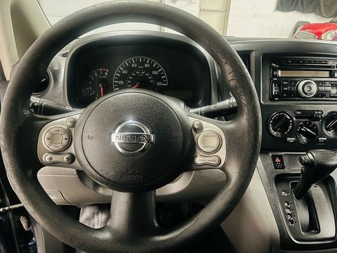 Used 2015 Nissan NV200 SV image 22